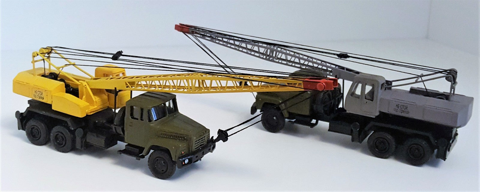KrAZ-250K Autodrehkran KS-4562 – Modell H0 (1:87)