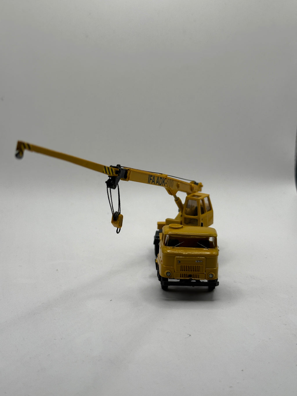IFA ADK 100 Autokran H0 1:87