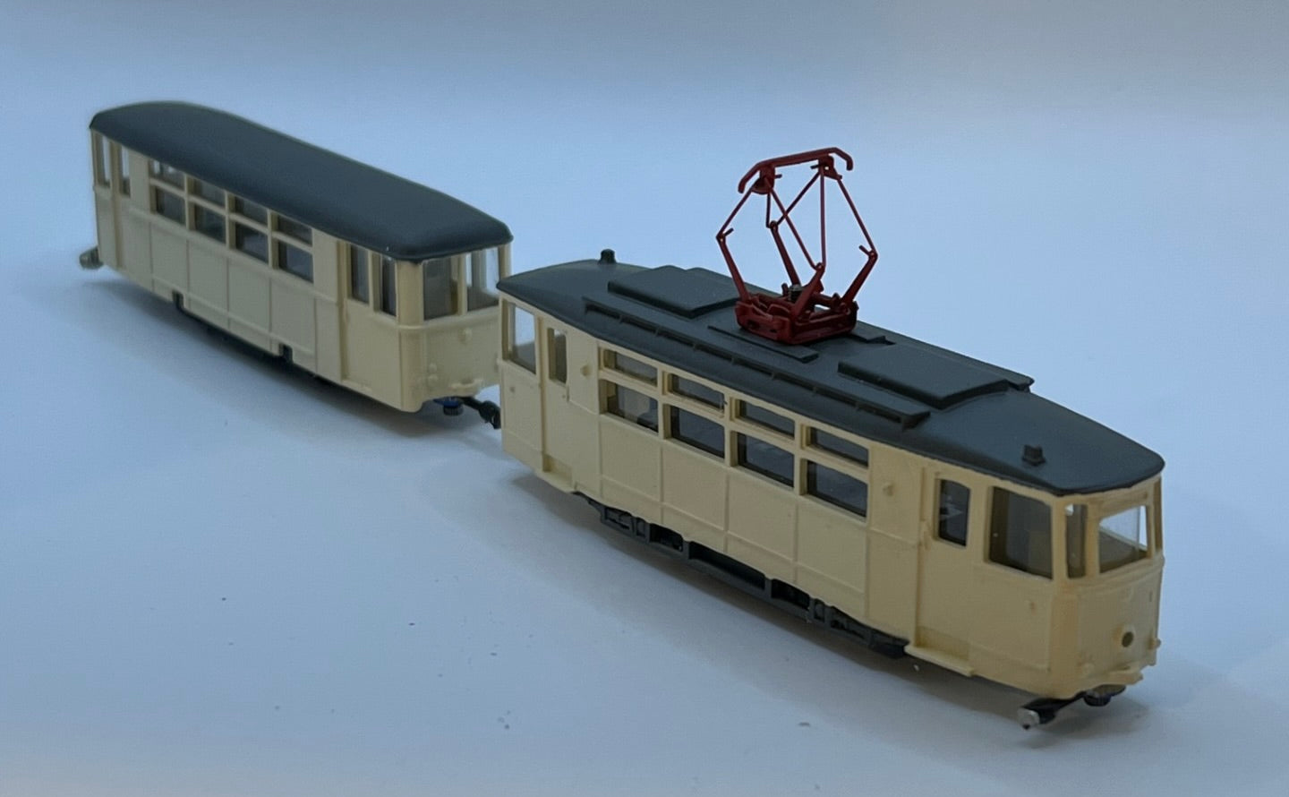 Straßenbahnzug T2 der Kirnitzschtalbahn mit Werdauer Beiwagen – TTm 1:120, motorisiert